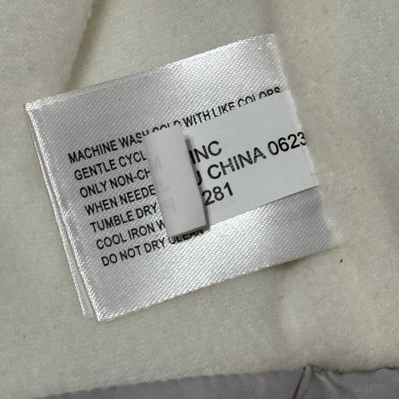 MICHAEL KORS Baby Girls Berber Cuff Split Zip Hood Puffer Jacket Gray Silver 12m - Picture 7 of 9